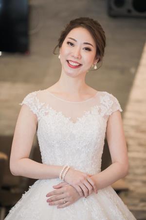 ชุดเจ้าสาวและชุดเจ้าบ่าว ชุดสากล เช่าที่แบมบี้ เวดดิ้ง ห้วยขวาง